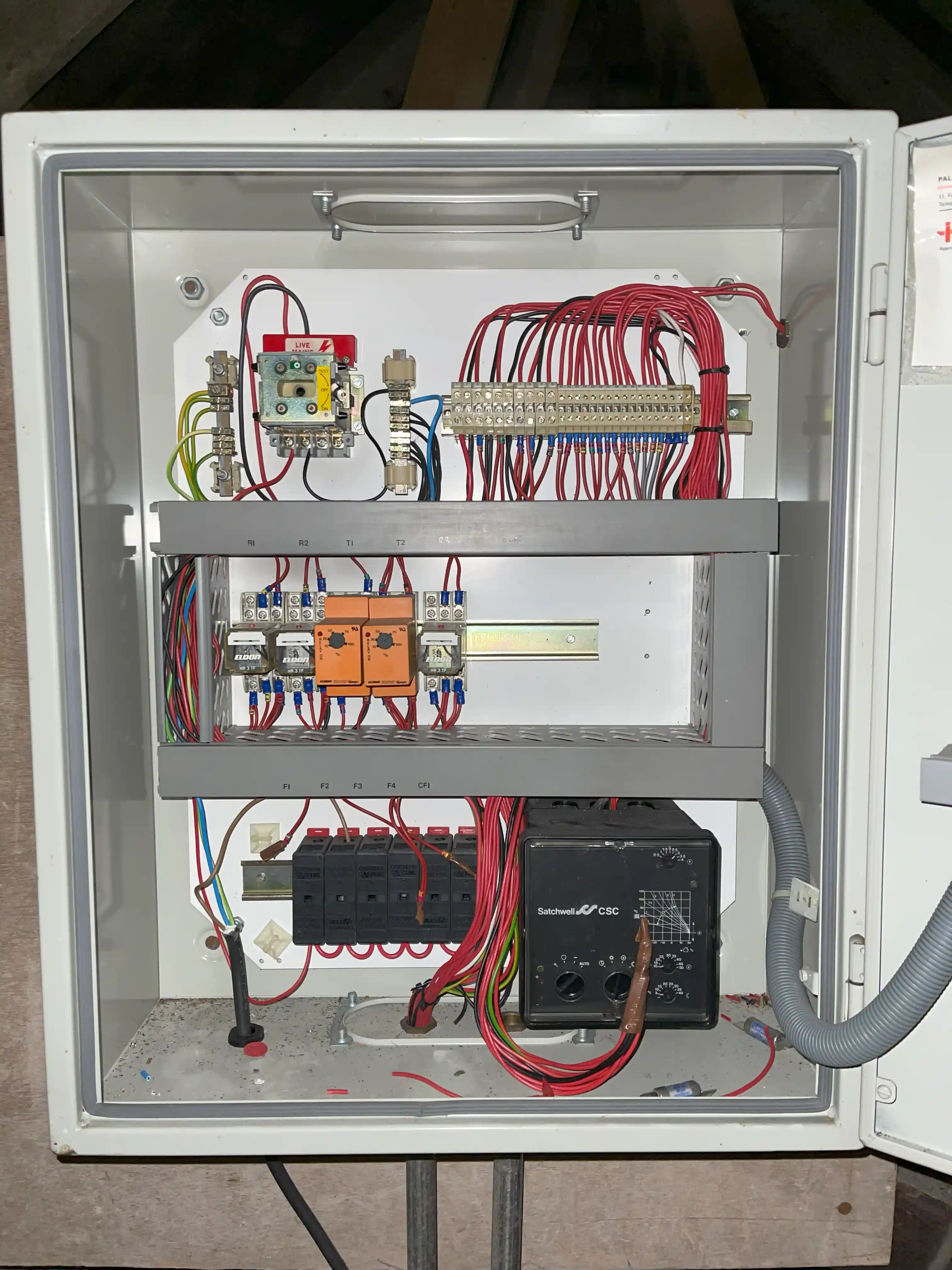 24 Hours Emergency Electrician near West Byfleet